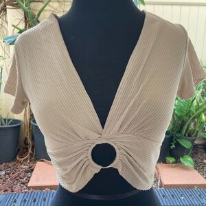 Wild Fable $20 Beige Ring Detail Crop Top size M